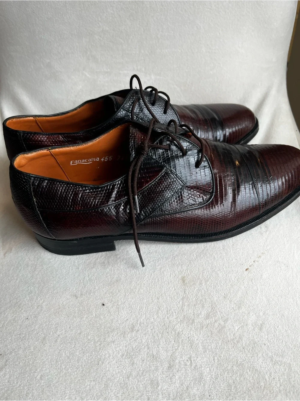 Men's‎ Lace-Up Lizard-Texture Dress Oxfords in Burgundy